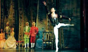 “Хунт нуур” бүжгэн жүжгийн гоцлол бүжигчин нь МУГЖ Д.Алтанхуяг